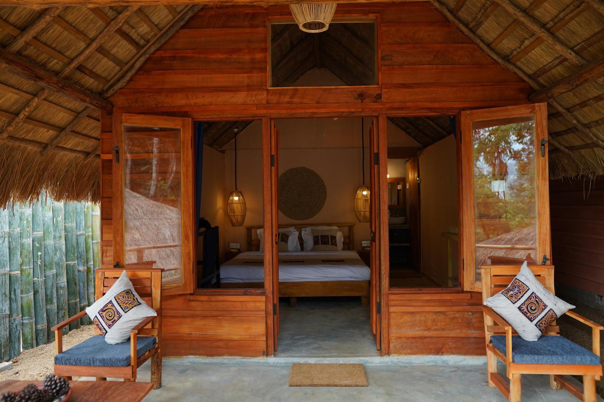 Gaga Bees Ella Hotel ภายนอก รูปภาพ