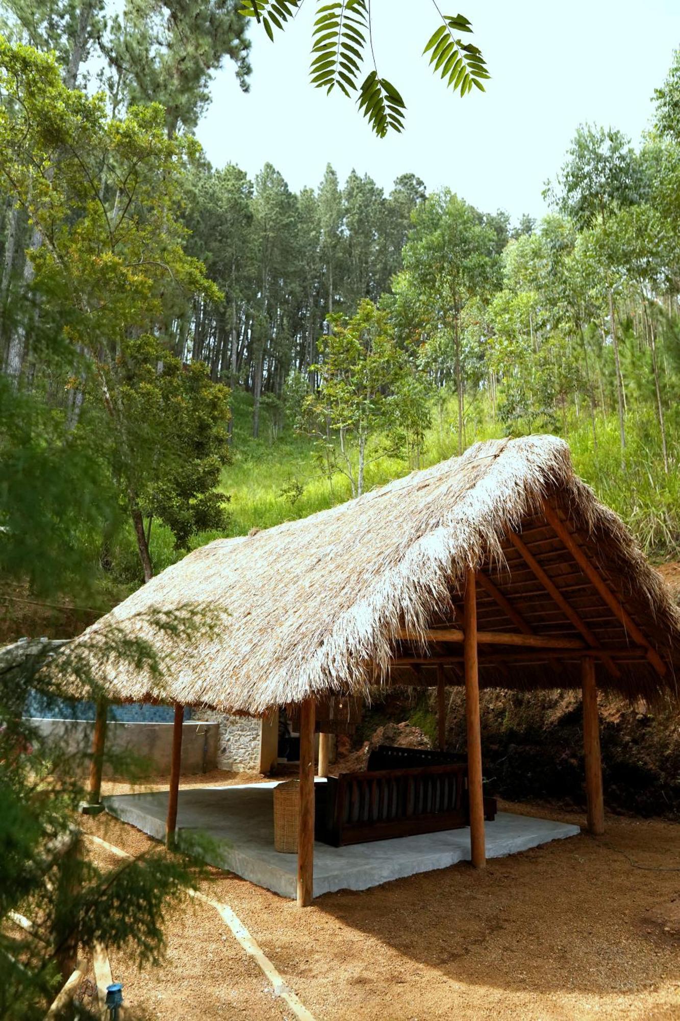 Gaga Bees Ella Hotel ภายนอก รูปภาพ