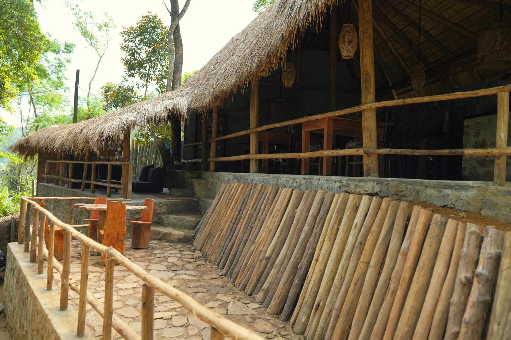 Gaga Bees Ella Hotel ภายนอก รูปภาพ