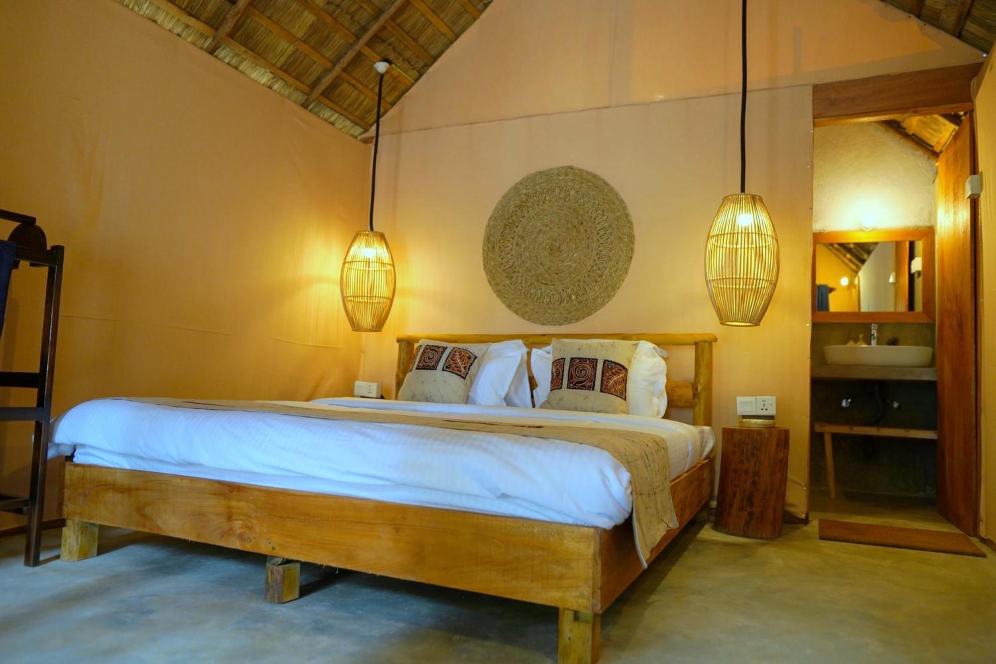 Gaga Bees Ella Hotel ภายนอก รูปภาพ